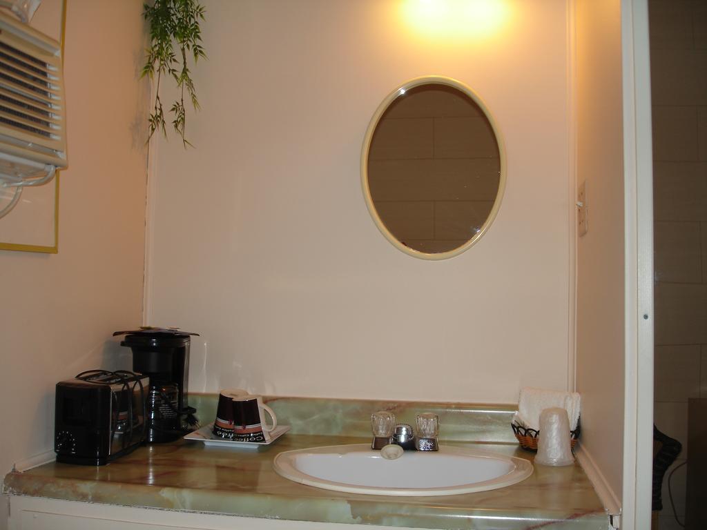 Rigaud Motel Belair الغرفة الصورة