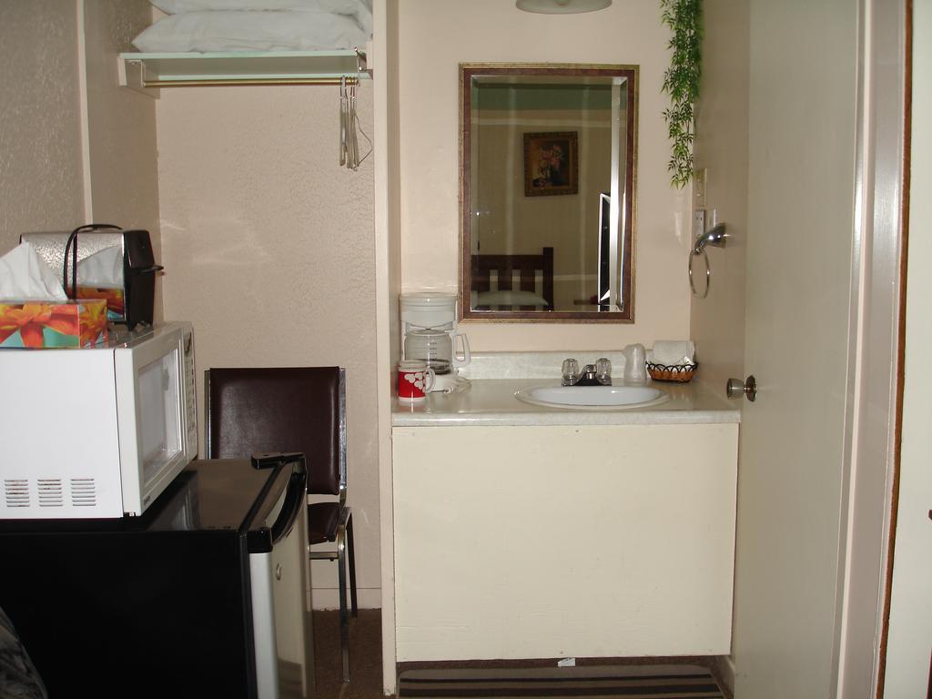 Rigaud Motel Belair الغرفة الصورة
